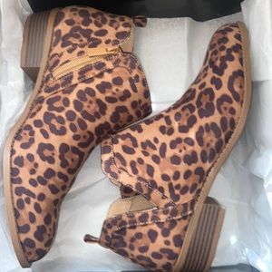 Cheetah low booties